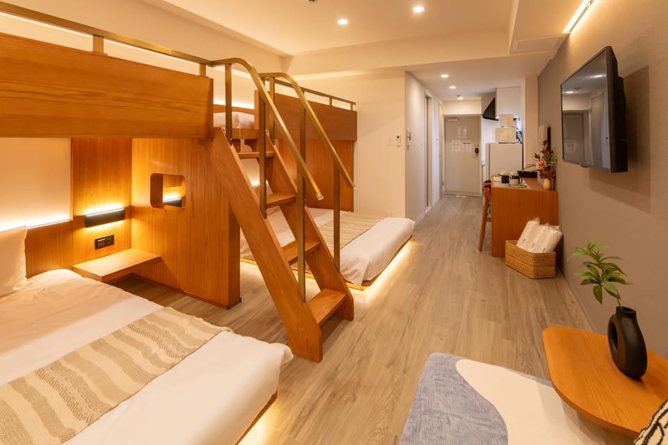 Bedroom, bunk bed