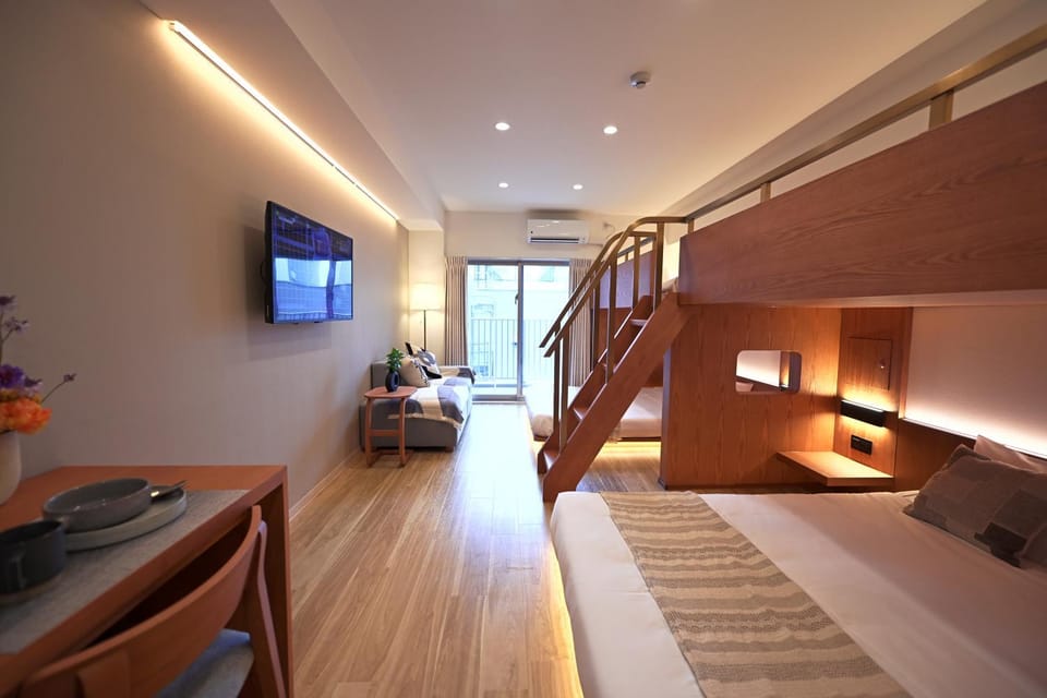 Photo of the whole room, Bedroom