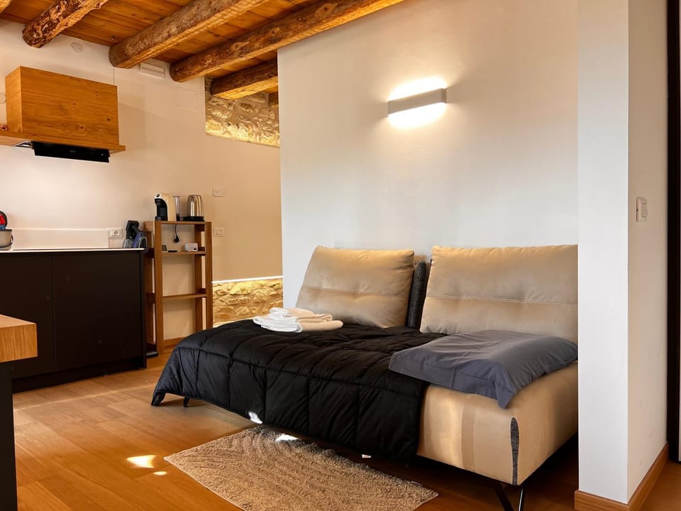 Living room, Seating area, towels