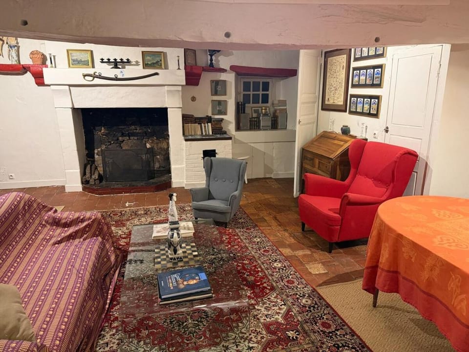Maison au cœur Chenillé-Changé, village de charme House in Pays de la Loire