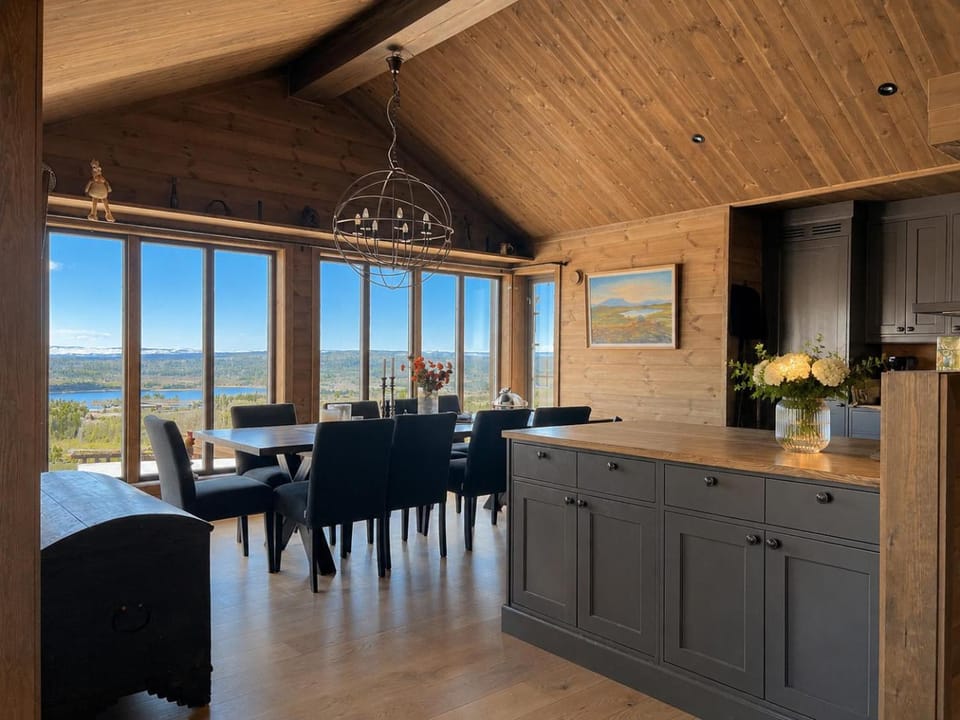 Kitchen or kitchenette, Dining area, Sea view