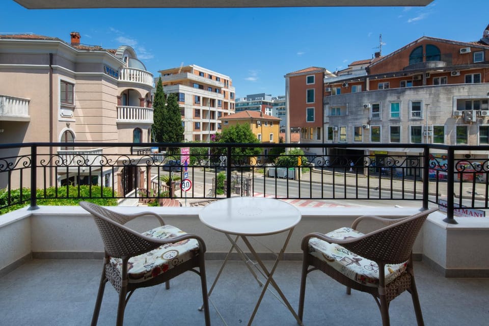 Balcony/Terrace, City view