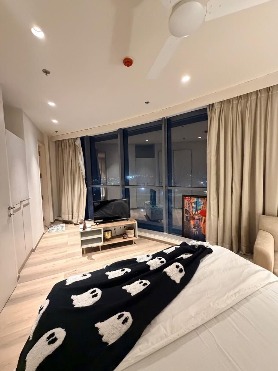 Boho Studio apartment at Conscient one Vacation rental in Gurugram