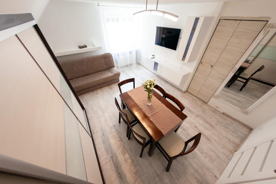TV and multimedia, Living room, Dining area