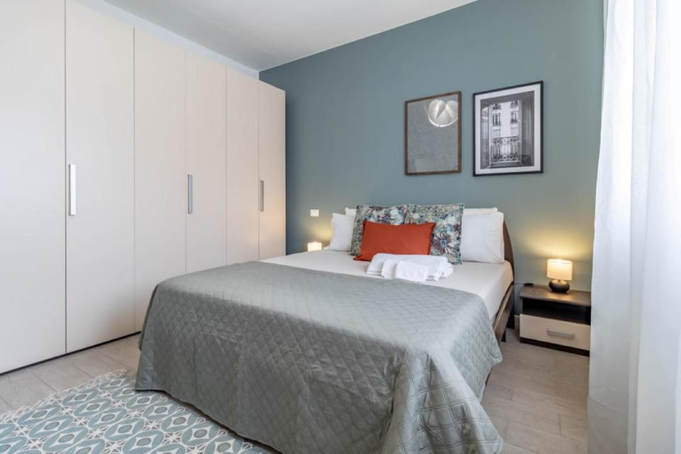 Bed, Photo of the whole room, Bedroom, wardrobe