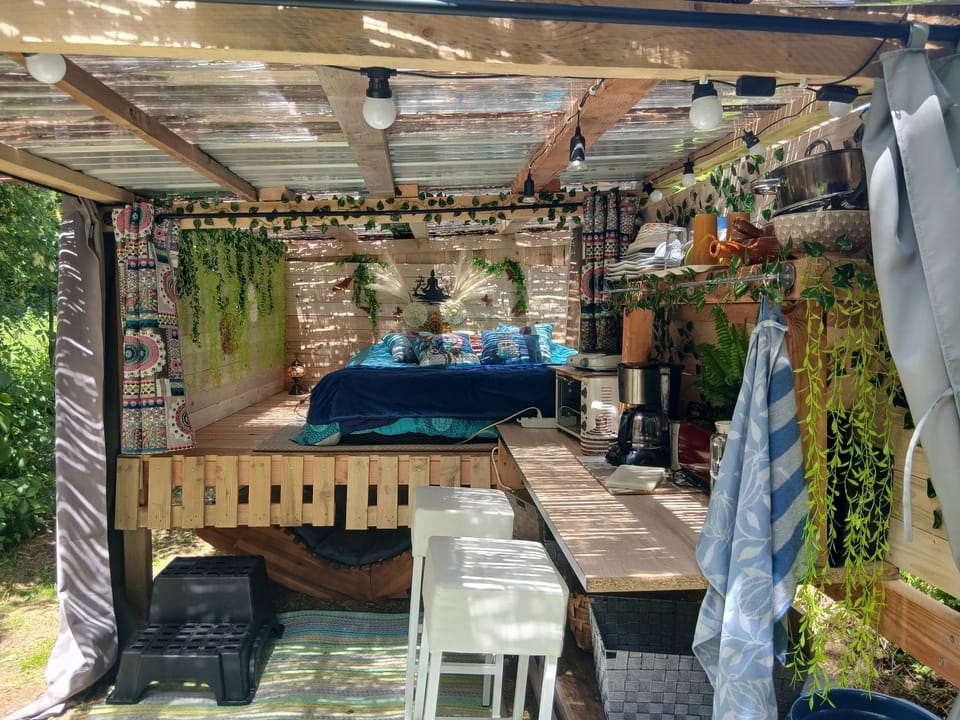 La cabane de L'O Re des Bois , Bain norvègien, Sauna, Massages Luxury tent in Auvergne-Rhône-Alpes