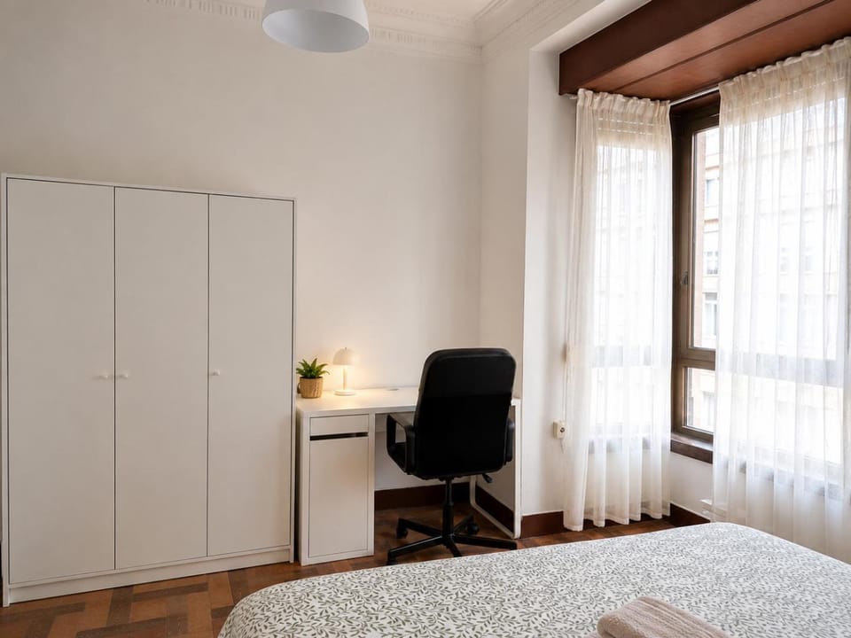 Bed, Photo of the whole room, Bedroom, wardrobe