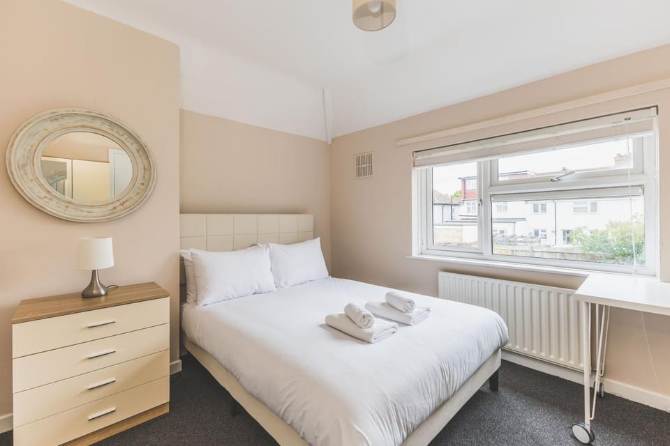 Spacious 3BDR Home with Parking House in Uxbridge