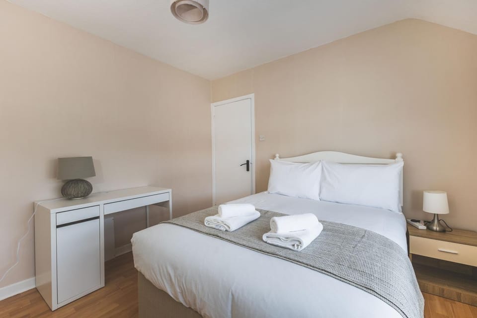 Spacious 3BDR Home with Parking House in Uxbridge