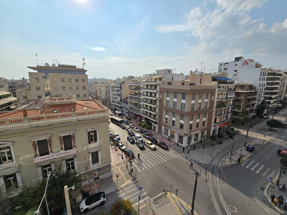 GRI LAMBRAKI - Room 1 - SHARED APARTMENT - Beautiful Views in The Center Of Piraeus Vacation rental in Pireas