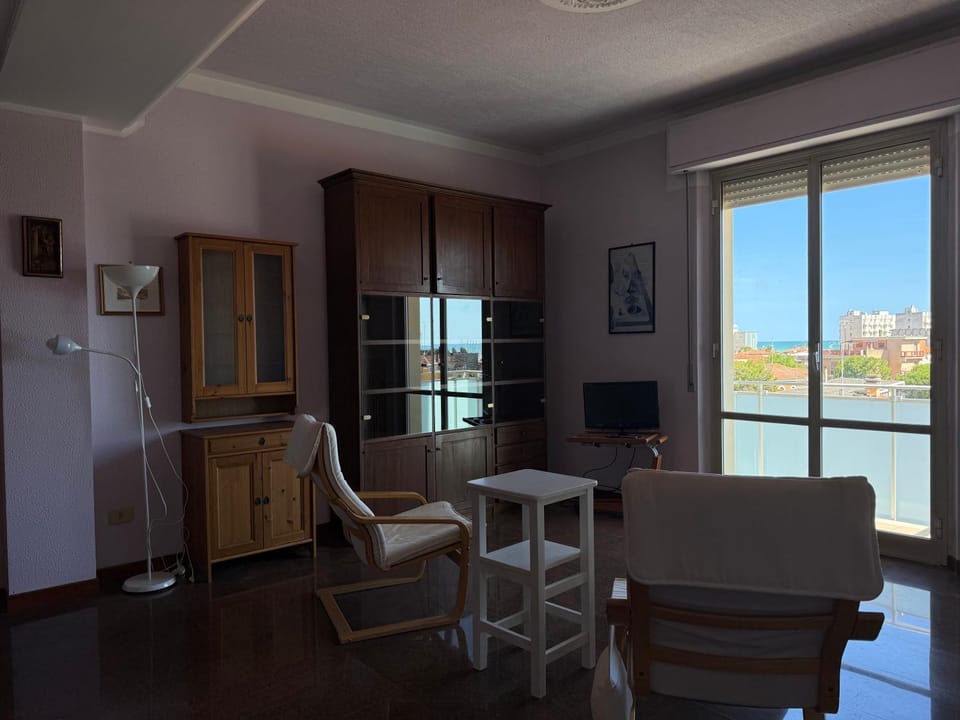 SE292 - Senigallia, ampio quadrilocale con posto auto e terrazza vista mare Apartment in Senigallia