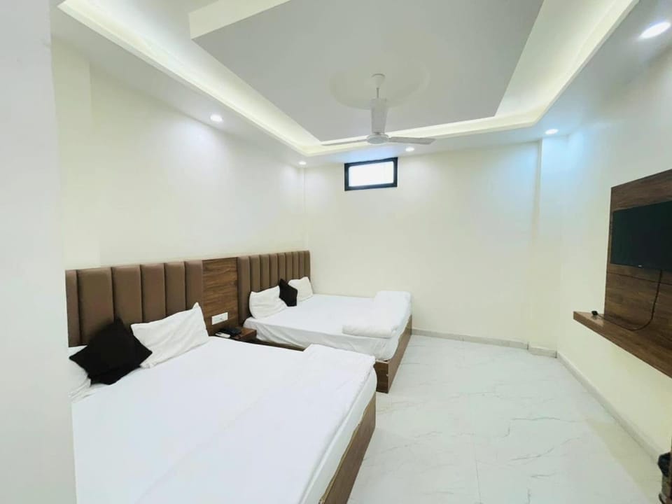 Bed, TV and multimedia, Photo of the whole room, Bedroom, air conditioner