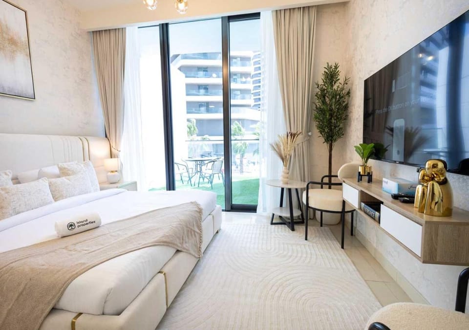 Communal lounge/ TV room, Bed, Photo of the whole room, Bedroom