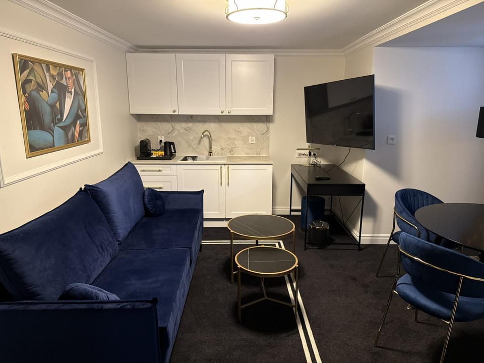 TV and multimedia, Coffee/tea facilities, Living room, Seating area