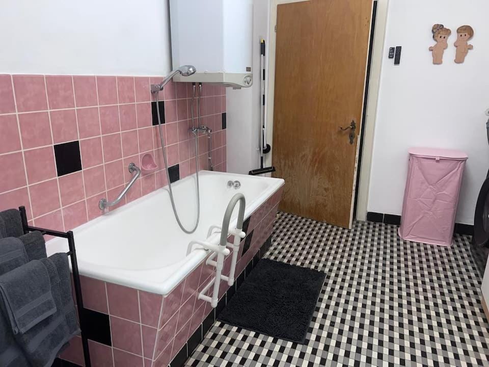 Bathroom, Bath