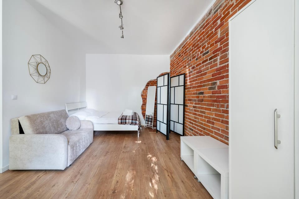 Bed, Living room, Photo of the whole room, Seating area, Bedroom