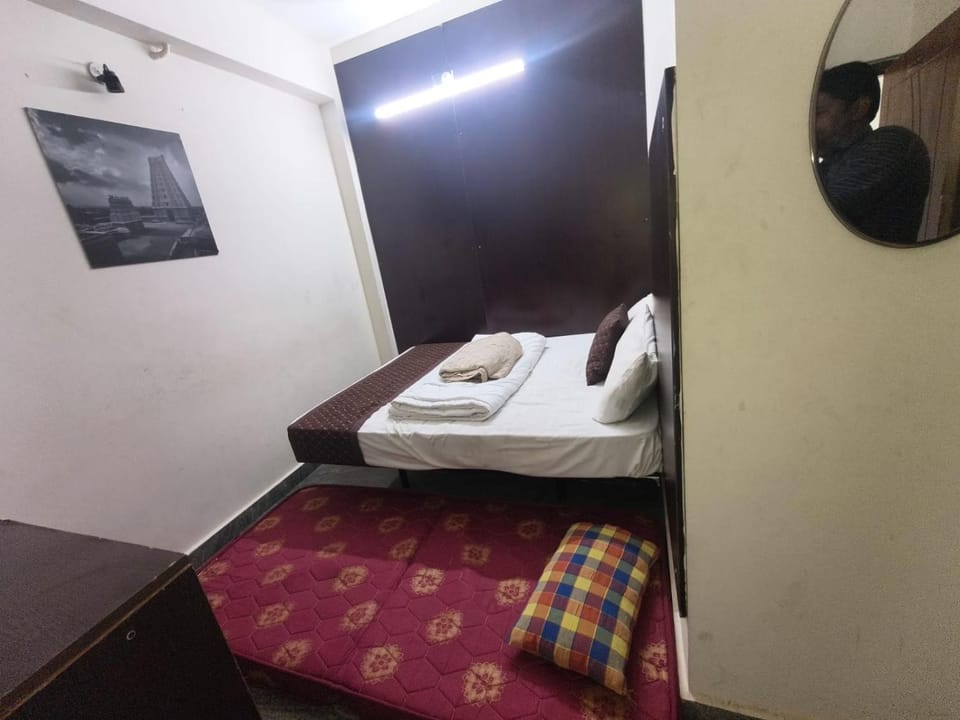 Shree chendur family residency non ac rooms Vacation rental in Tamil Nadu