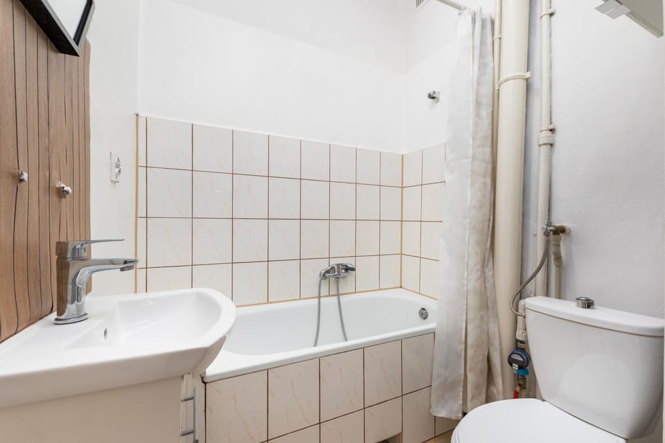 Bathroom, Bath