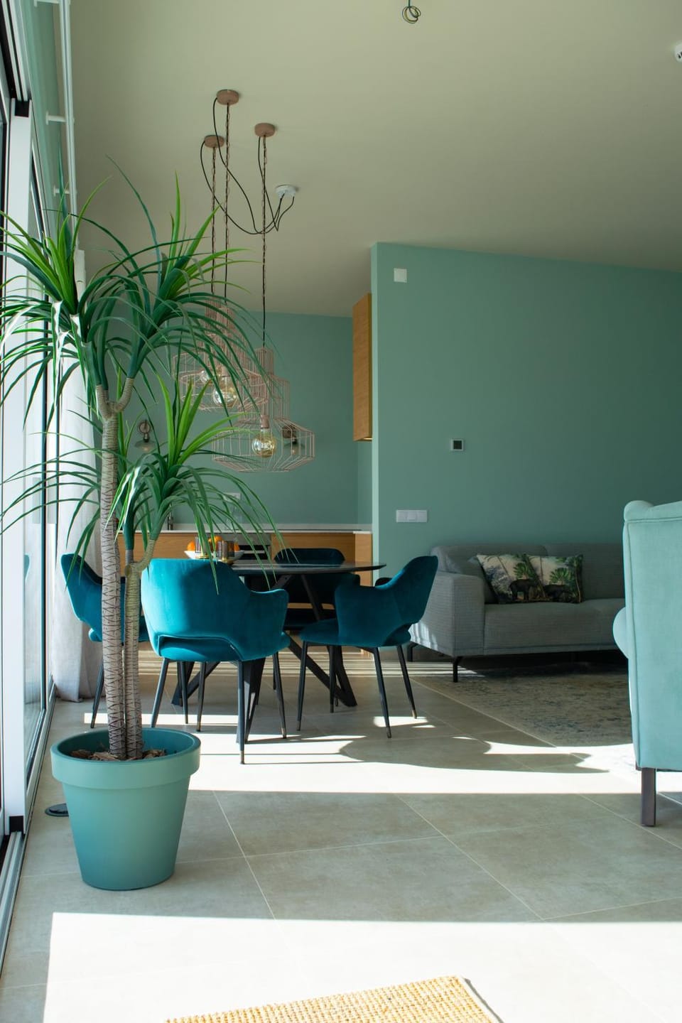 Living room, Seating area, Dining area