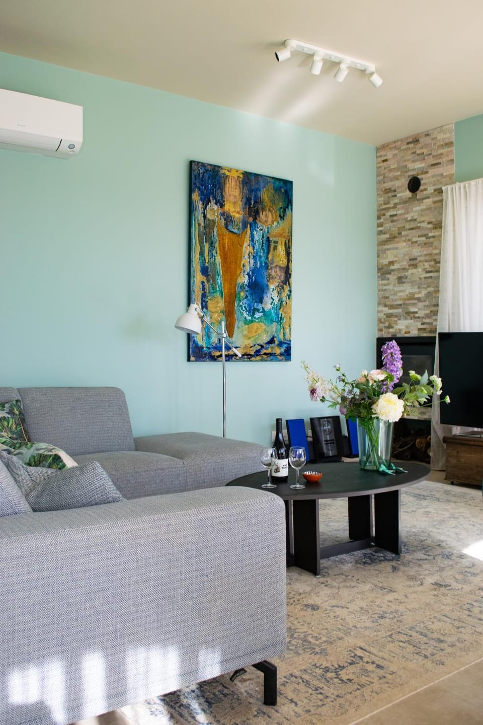 TV and multimedia, Seating area, Pool view, Sea view