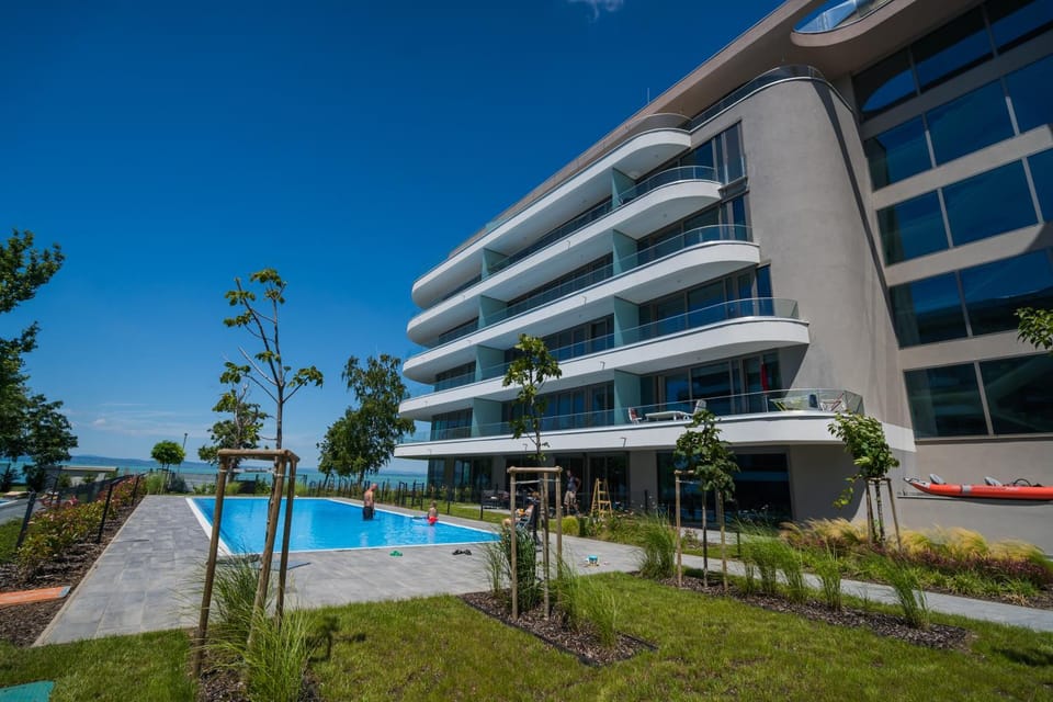 Property building, Garden, Swimming pool