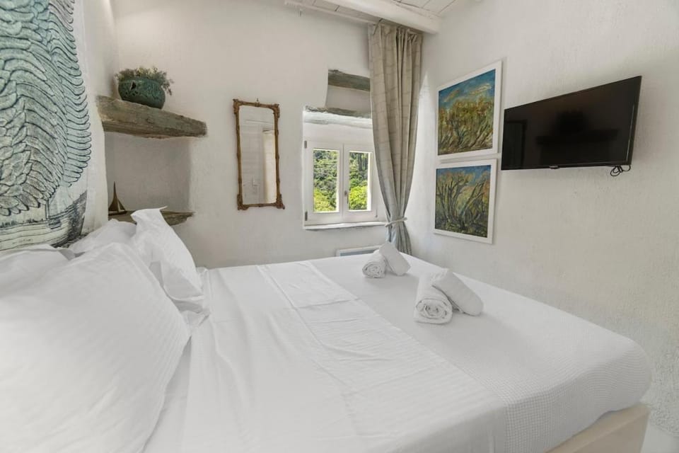 Nest Gateway - Panoramic Mountain Views House in Decentralized Administration of the Aegean