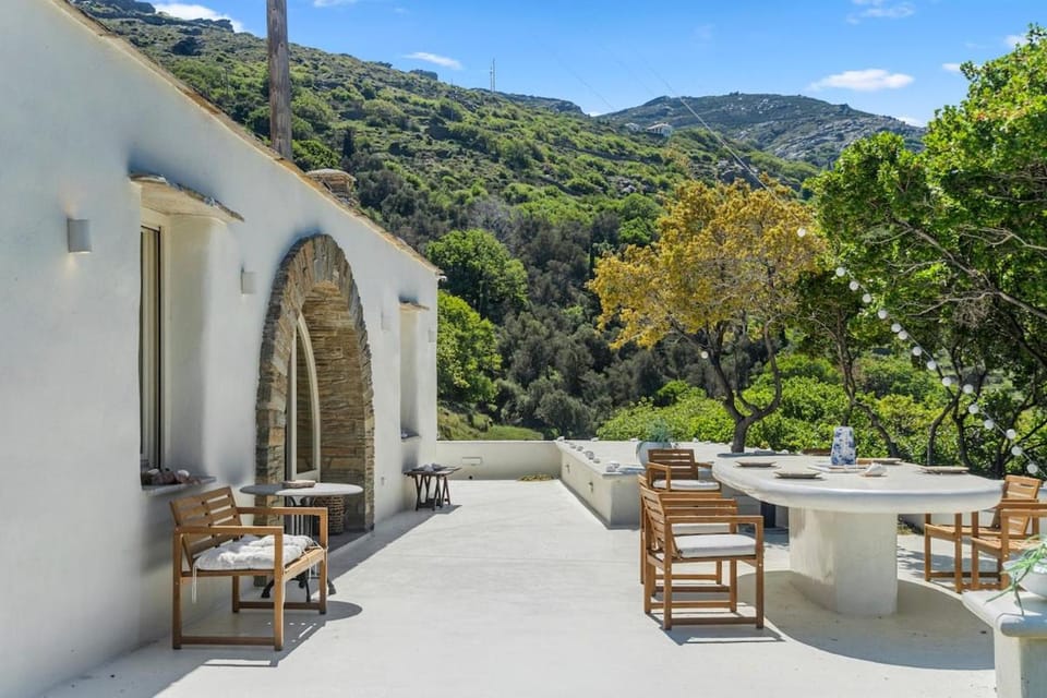 Nest Gateway - Panoramic Mountain Views House in Decentralized Administration of the Aegean