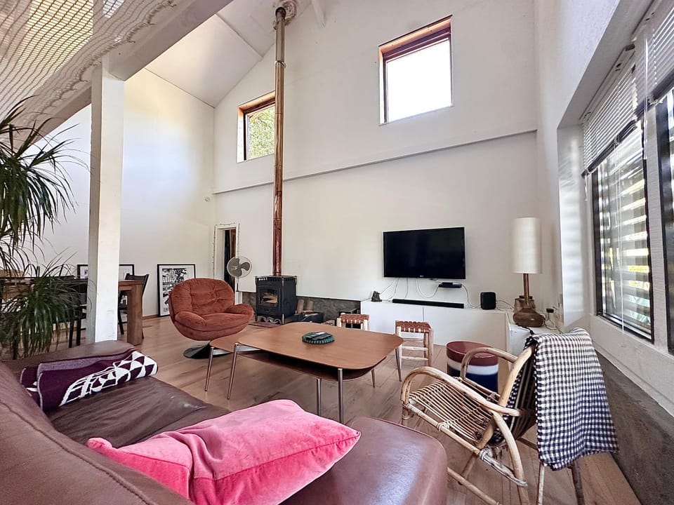 Communal lounge/ TV room, TV and multimedia, Living room