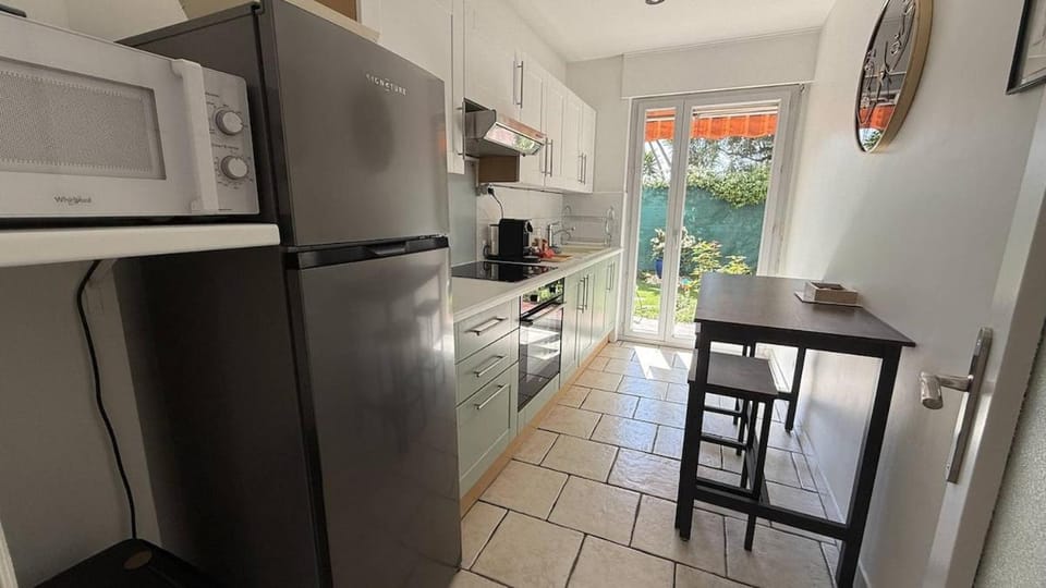 2P avec jardins wifi parking et proche commodités et mer Apartment in Cagnes-sur-Mer