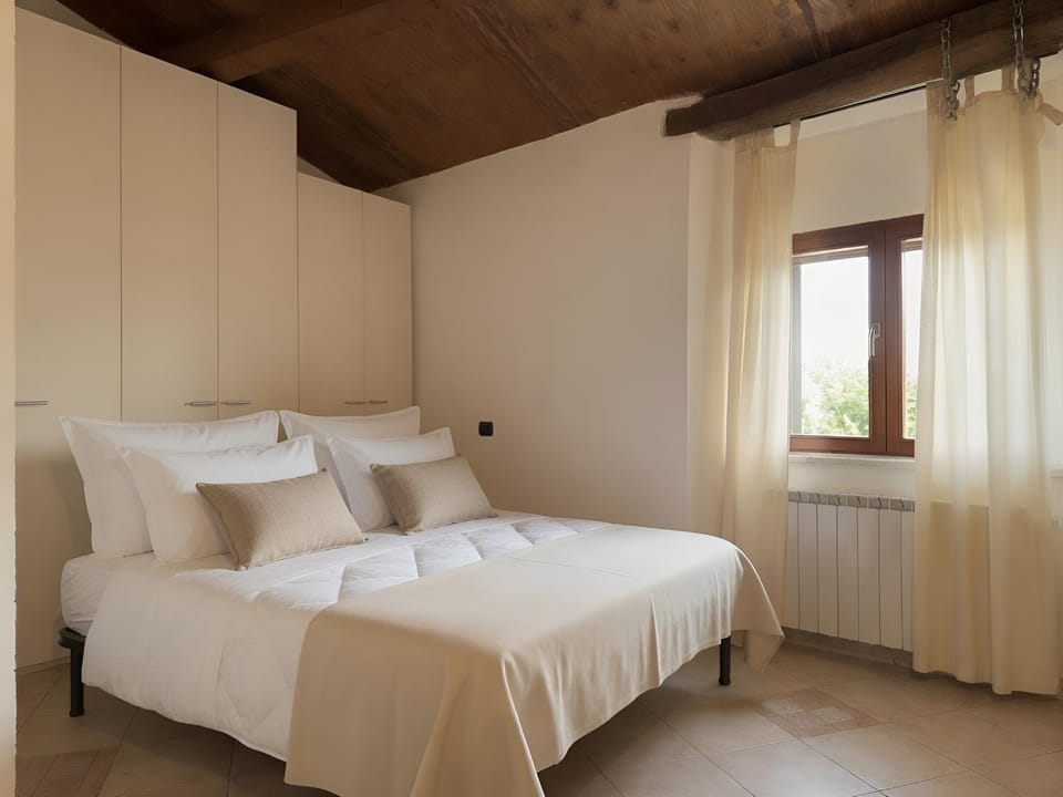 Bed, View (from property/room), Photo of the whole room, Bedroom, heating, internet, wardrobe
