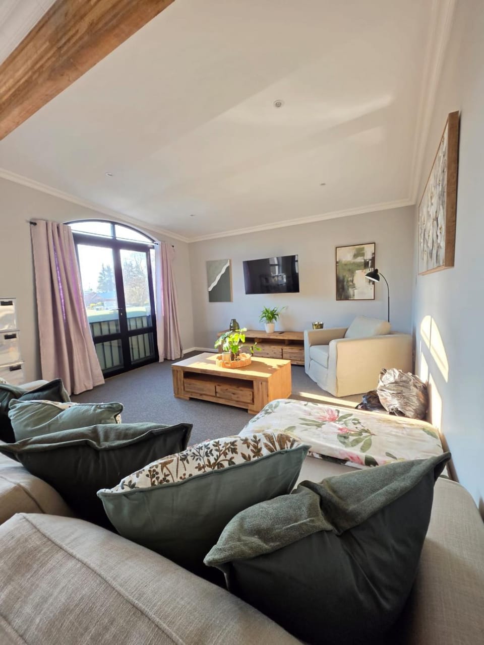 Communal lounge/ TV room