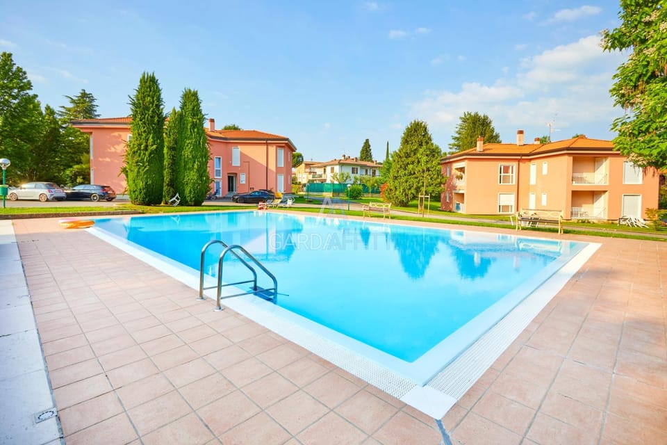 Property building, Swimming pool, Swimming pool