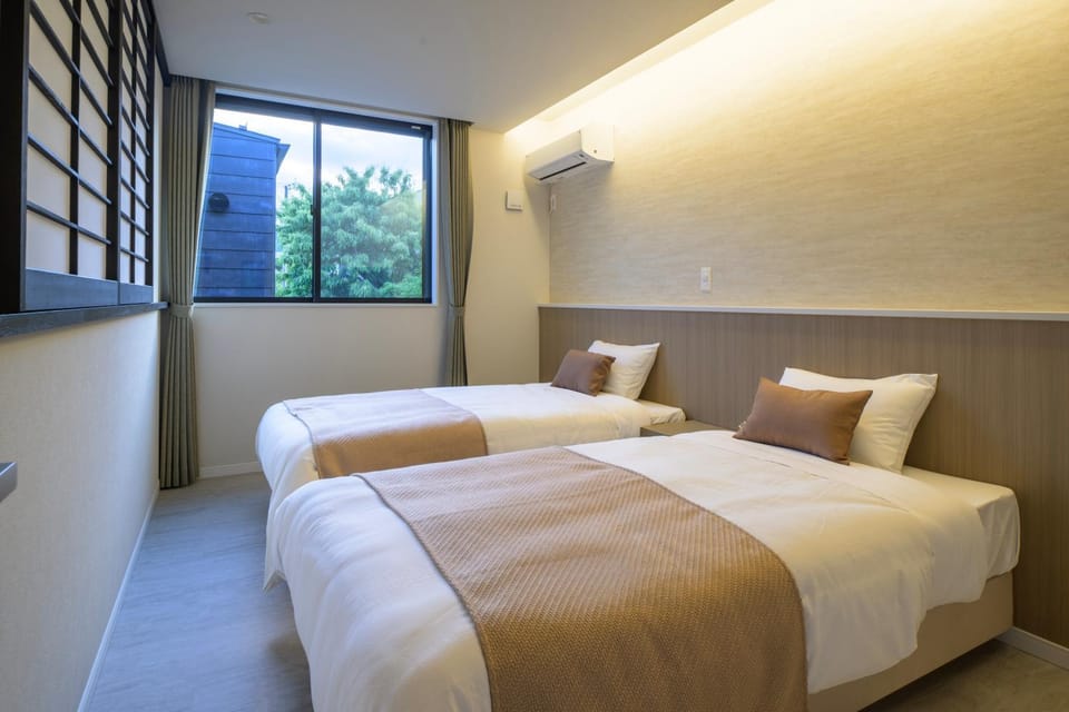 Bed, Bedroom, air conditioner