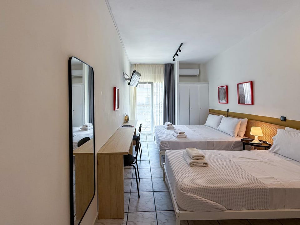 Photo of the whole room, air conditioner
