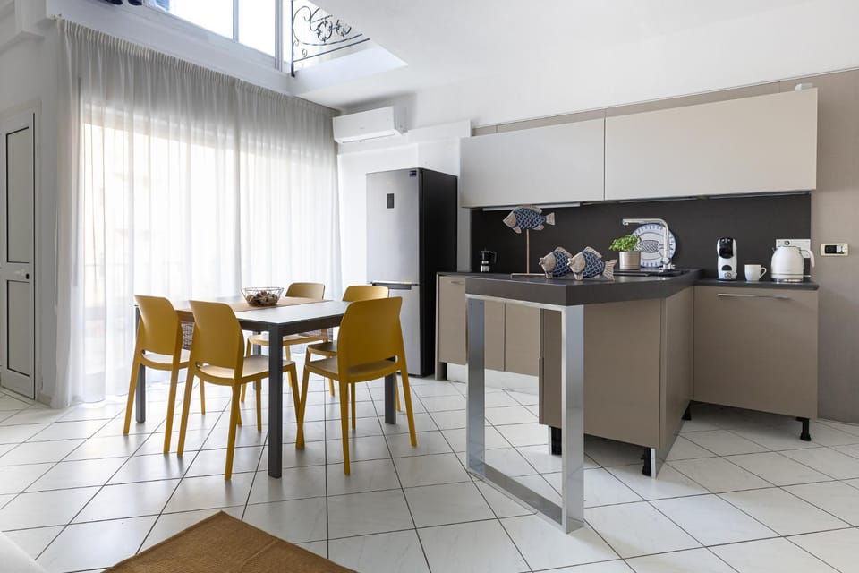 Nautilus- Front mare/spiaggia terrace panoramica Apartment in Diano Marina