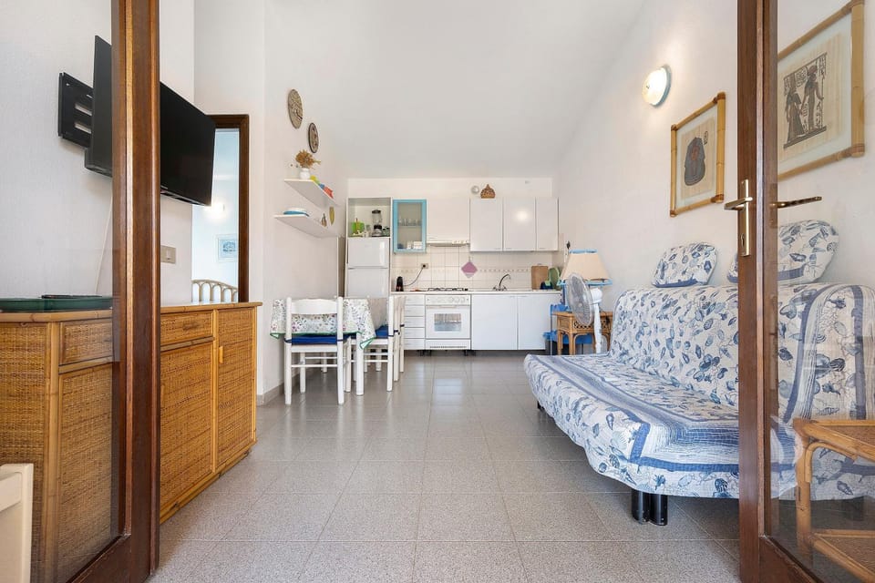 Property building, Living room, Bedroom