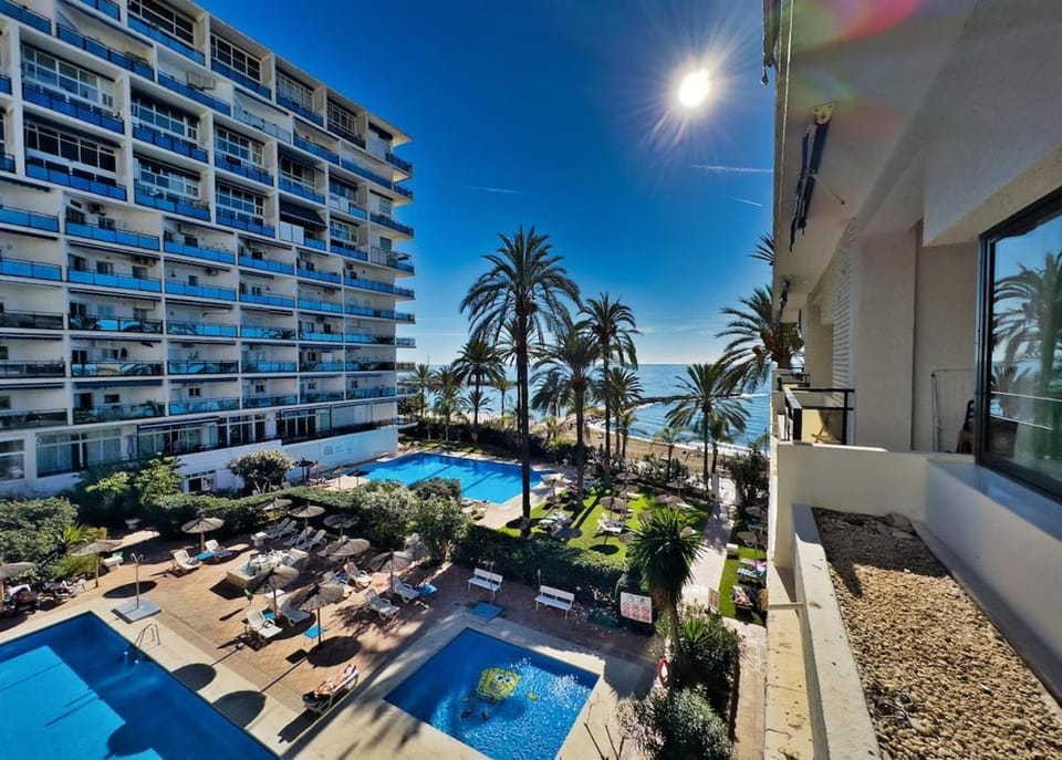 Skol 326 - Apartment with Sea View - Pool & Beach Apartment in Marbella