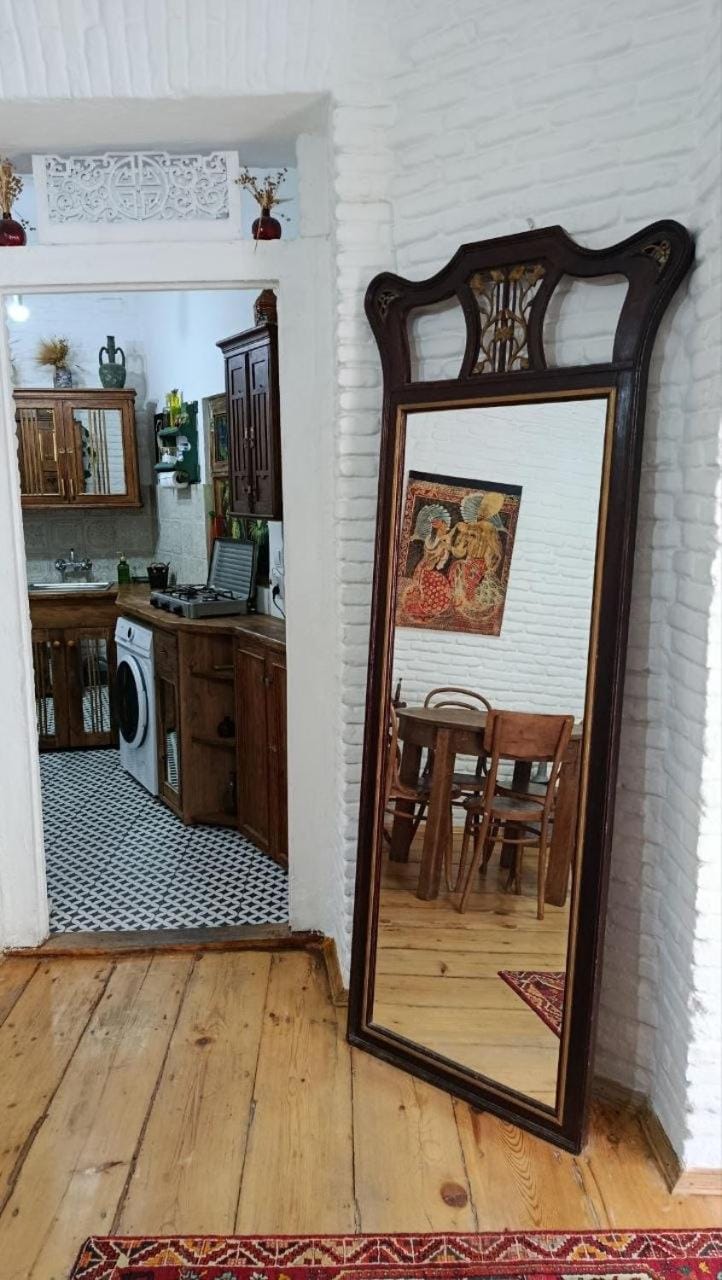 Kitchen or kitchenette, washing machine