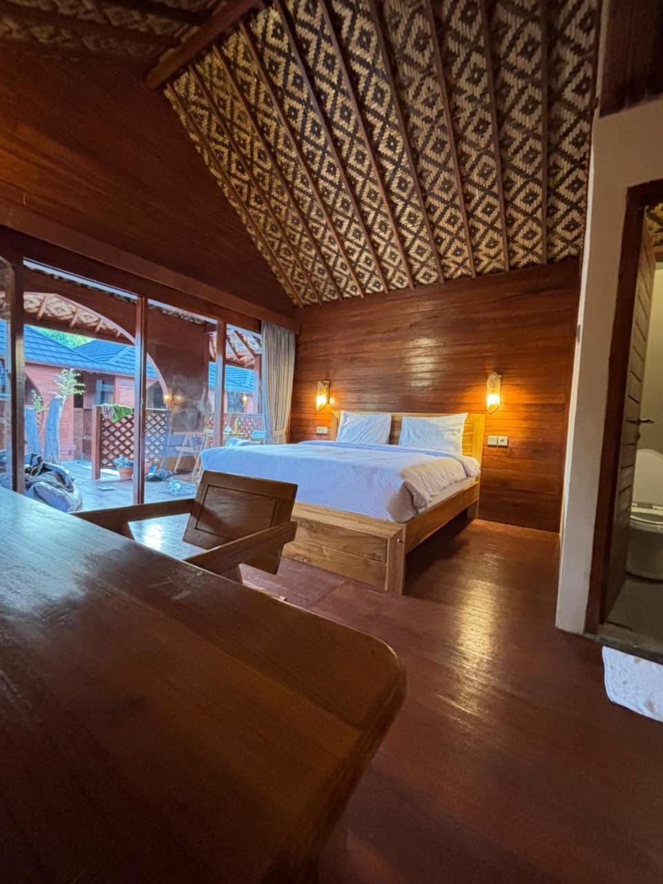Bed, Photo of the whole room, Bedroom