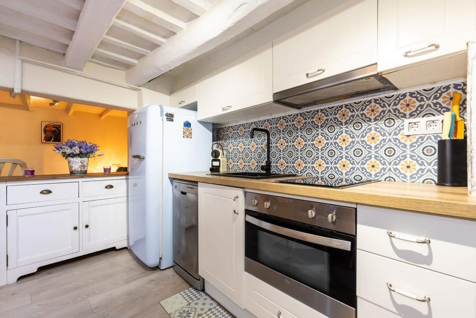 Apartment by the Cathedral - Unik Vacation Apartment in Tarragona