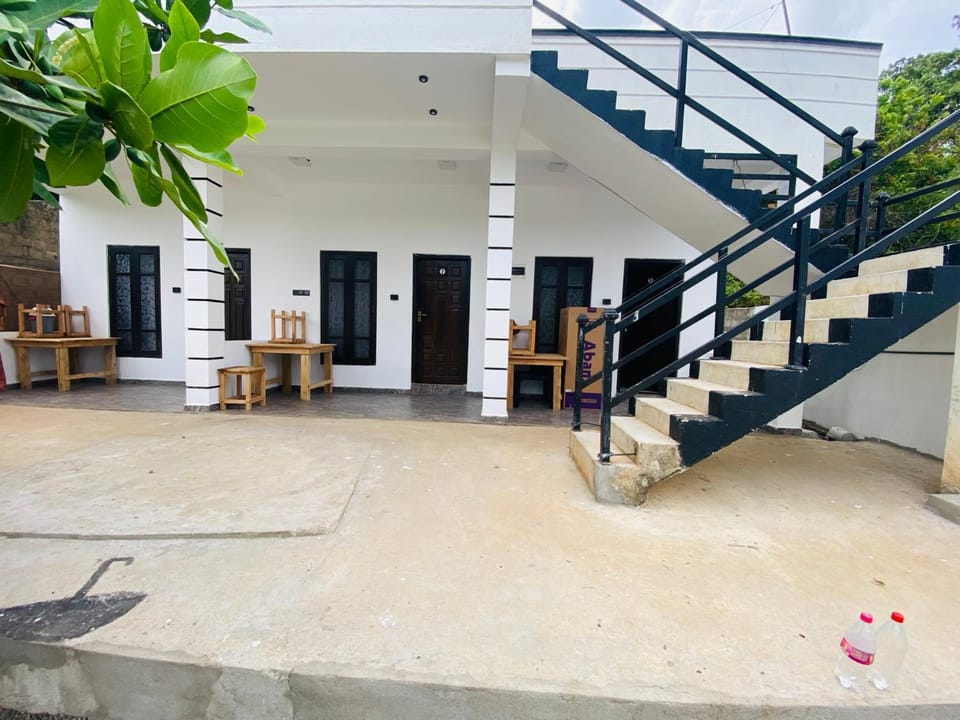 NRT Beach Hotel Bed and Breakfast in Sri Lanka