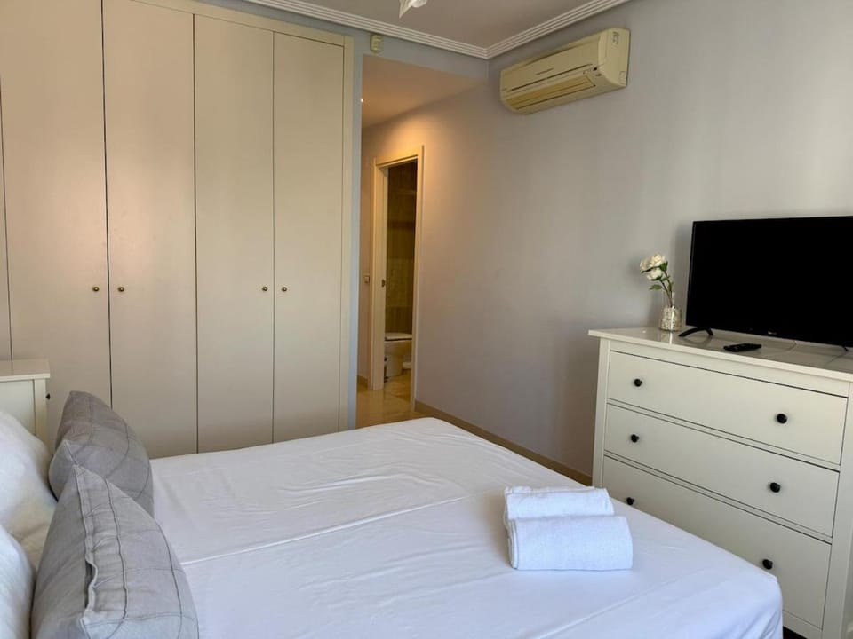 Beach Dreams in Malaga By Easytrip Free Parking! Apartment in Malaga