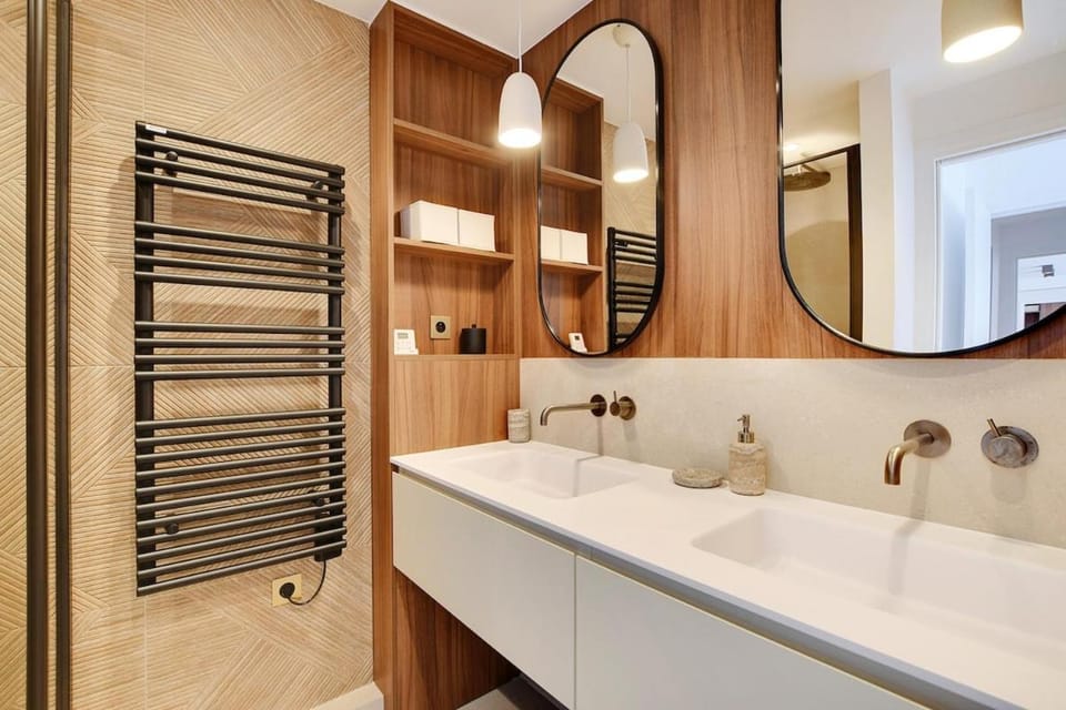 A Refined 3BR 3BA in Trocadéro - Tour Eiffel Apartment in Paris