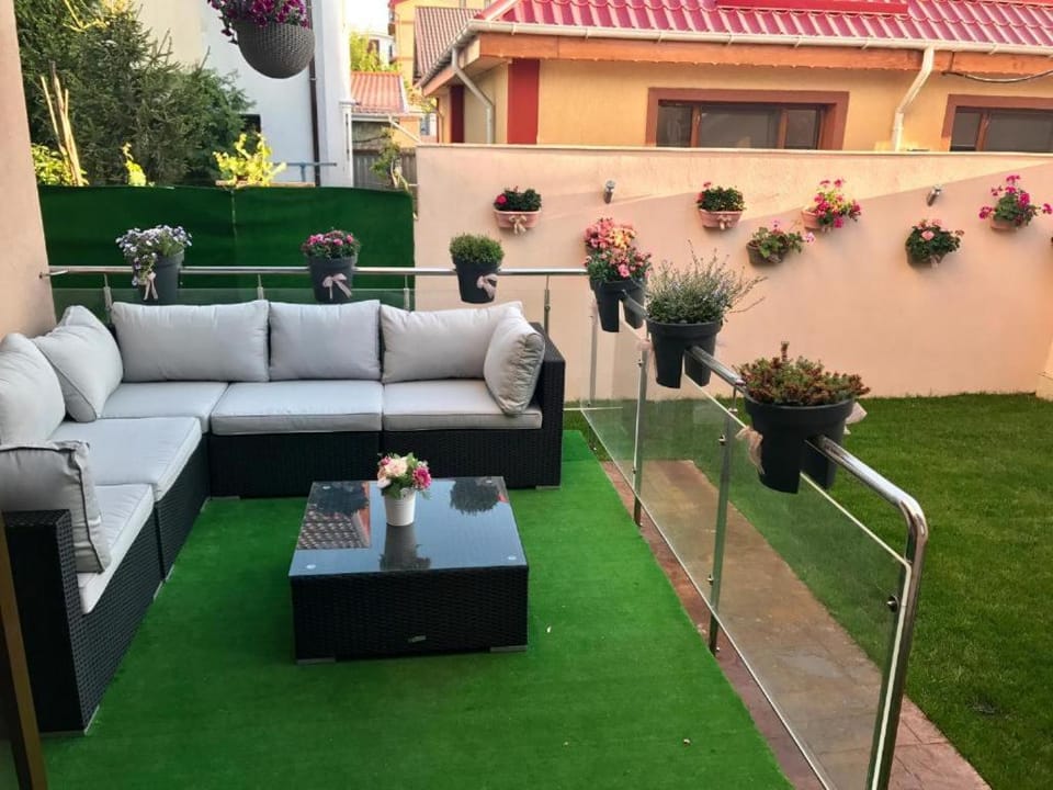 Patio, Garden, Balcony/Terrace, Garden view