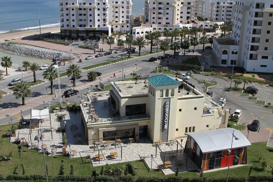 Neighbourhood, Beach