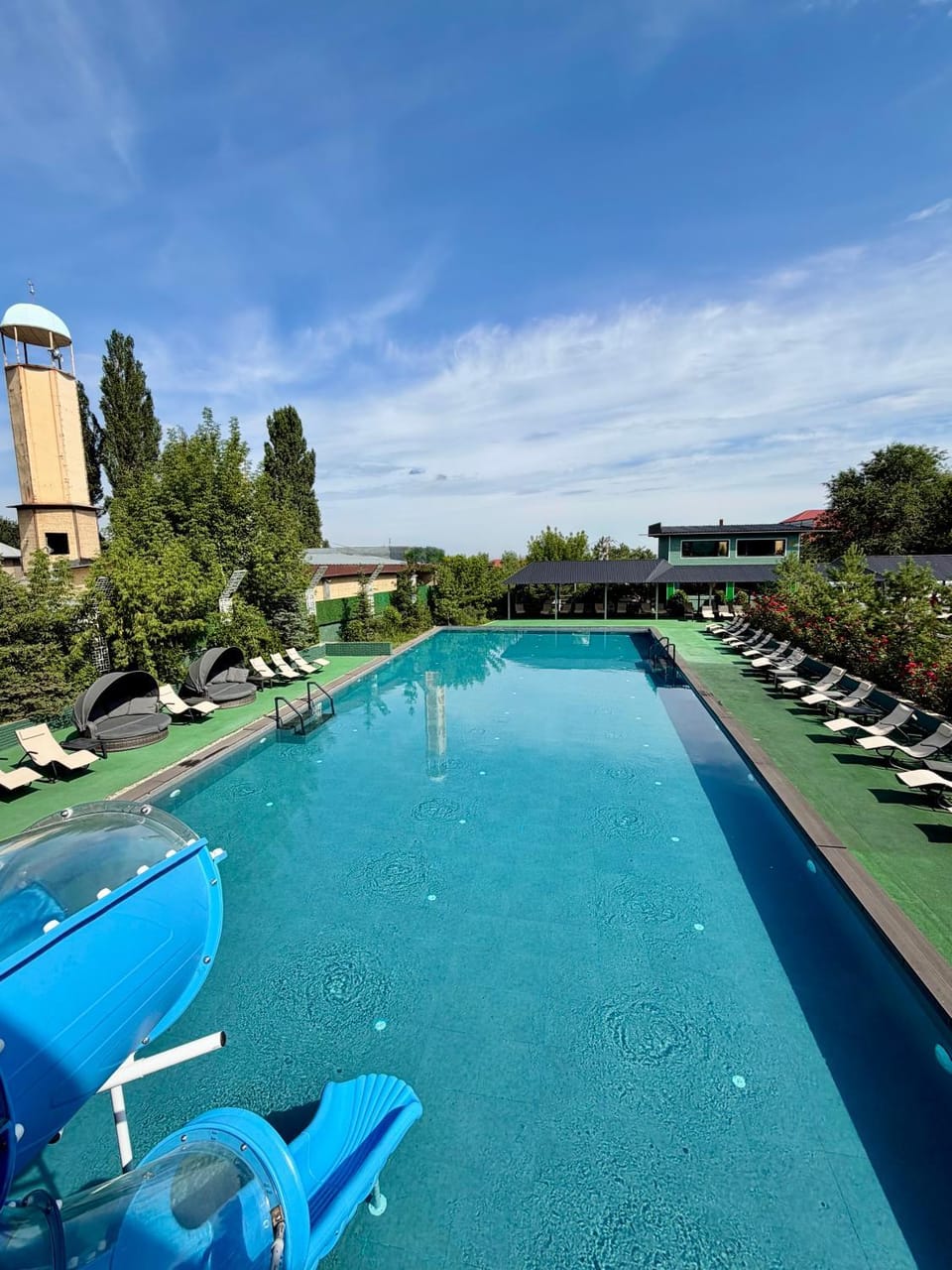 Swimming pool