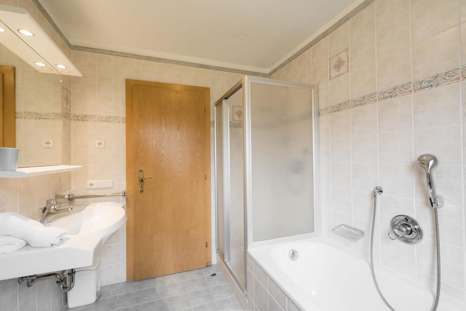Ciasa Alfred Apartment in La Villa