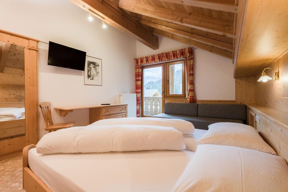 Ciasa Alfred Apartment in La Villa