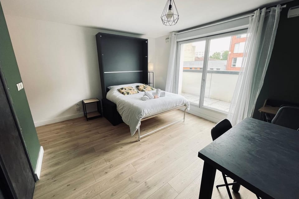 Studio with balcony and Wifi in Toulouse Apartment in Toulouse