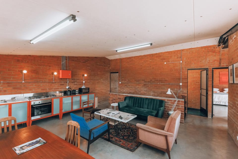 Seating area, kitchen